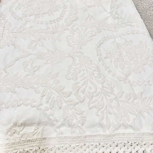 La Rochelle Collection Bedspread Ivory Chenille Matelasse 108x115 - Picture 3 of 9
